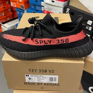 Yeezy boost 350 V2 for men size 9.5 black red